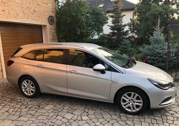 Opel Astra cena 45000 przebieg: 145000, rok produkcji 2018 z Jawor małe 497